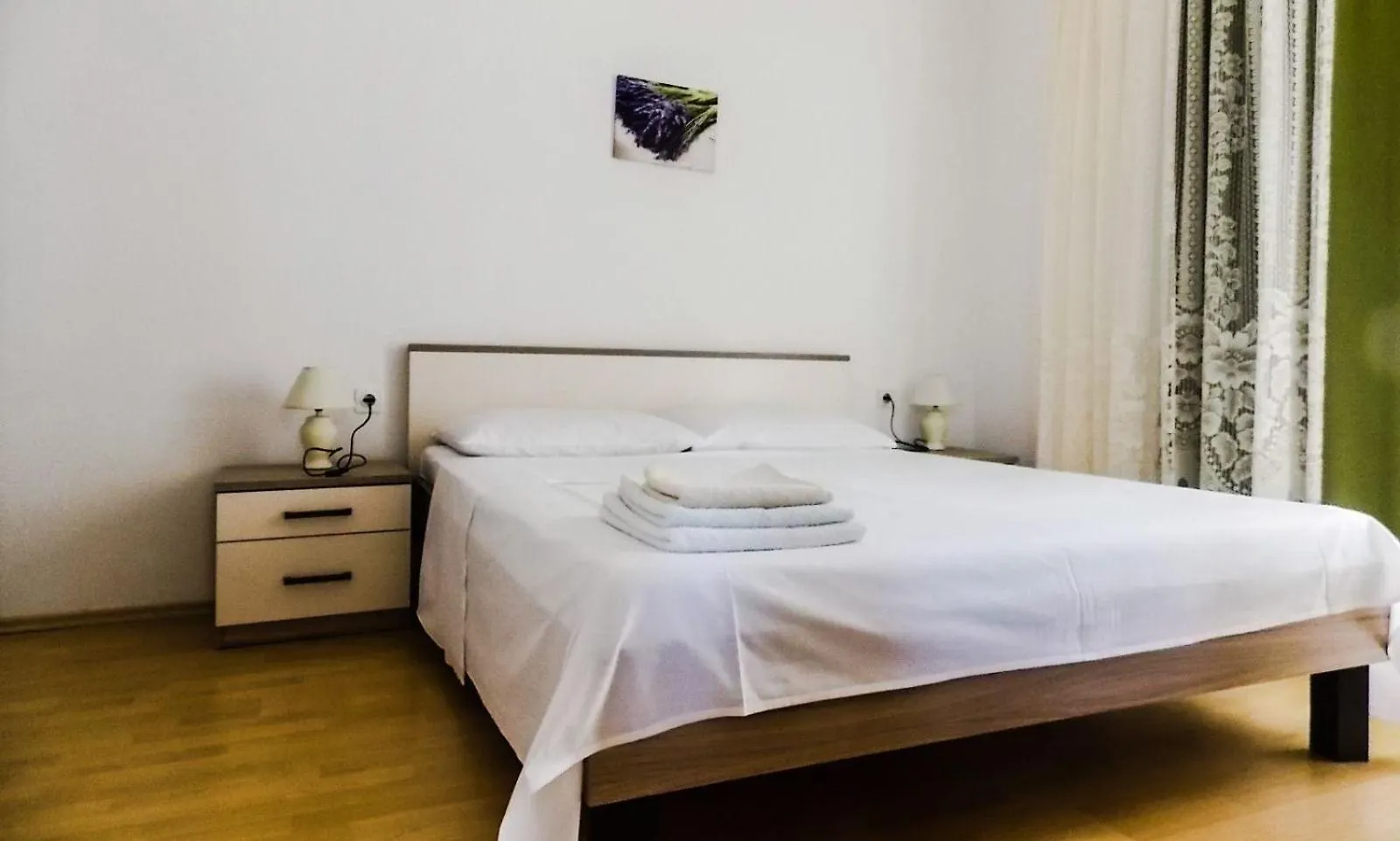 Appartement In Palit Mit Privatem Balkon 0*,