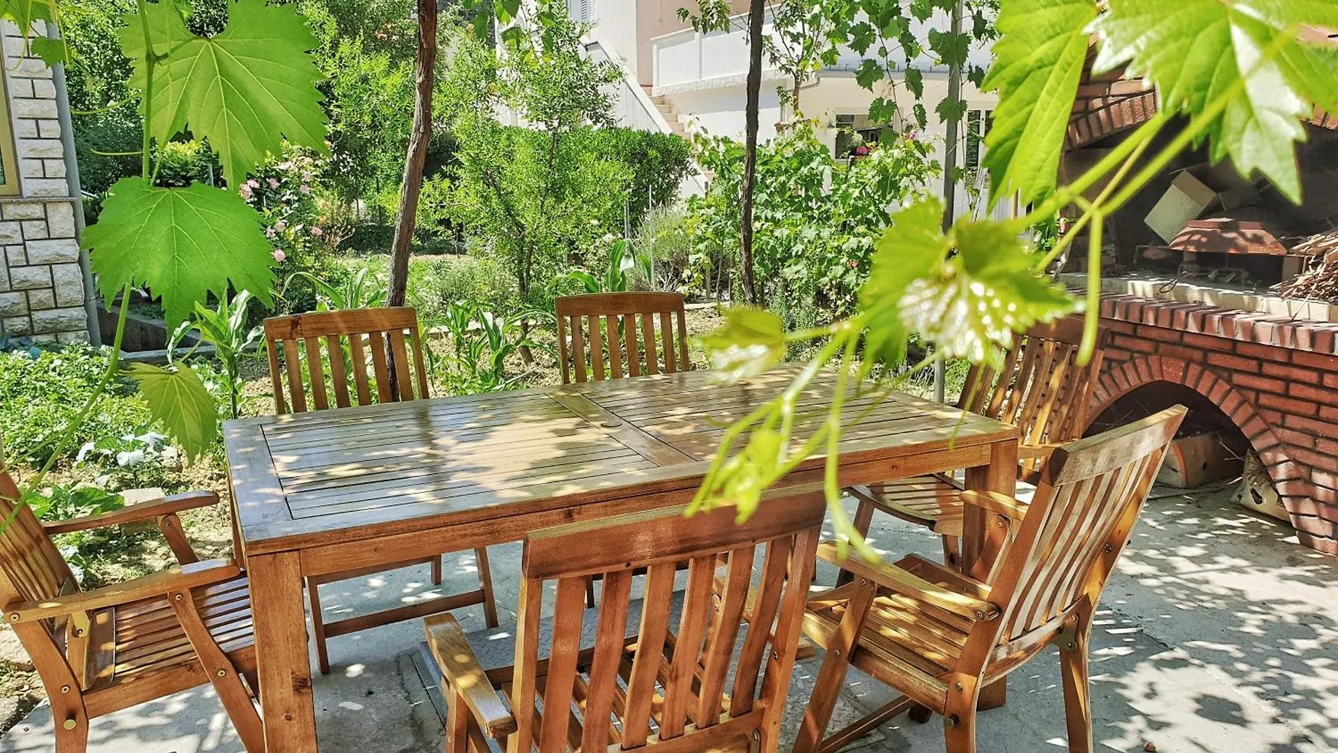 Appartement In Palit Mit Privatem Balkon 0*,